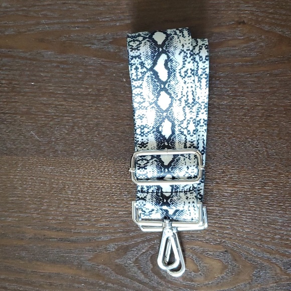 Givenchy Parfums Black Weekender Overnight Shoulder Tote CarryOn Duffle TRAVEL - Picture 11 of 14